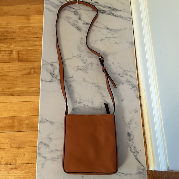 Universal Thread Target Brown and Black Texture Crossbody Handbag - Picture 3 of 8